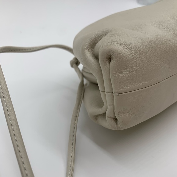 Authe Bottega Veneta White Leather Mini Clutch Preloved Pouch - Picture 11 of 16